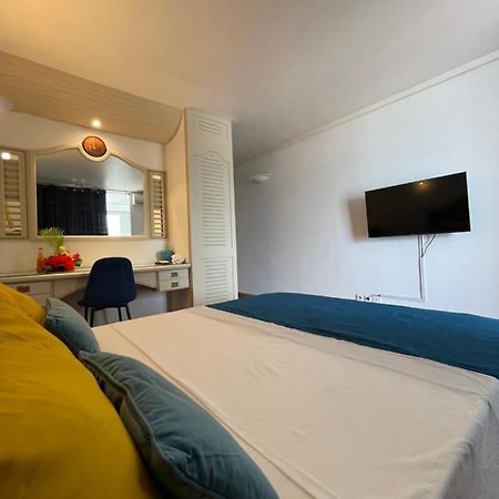 Appartement Vue Mer A 2 Minutes A Pied Des Plages Tartane Ла-Трините Экстерьер фото